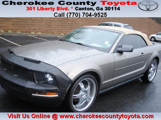 Photo of 2005 Ford Mustang