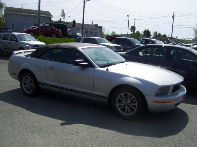 Photo of 2005 Ford Mustang