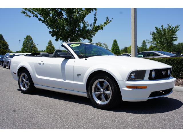 Photo of 2006 Ford Mustang