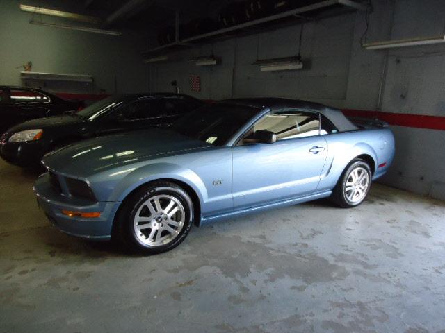 Photo of 2006 Ford Mustang