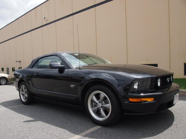 Photo of 2006 Ford Mustang