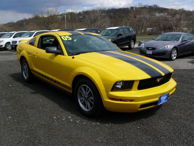 Photo of 2005 Ford Mustang