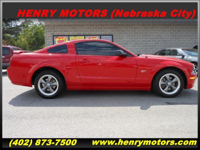 Photo of 2005 Ford Mustang