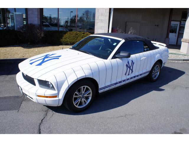 Photo of 2005 Ford Mustang