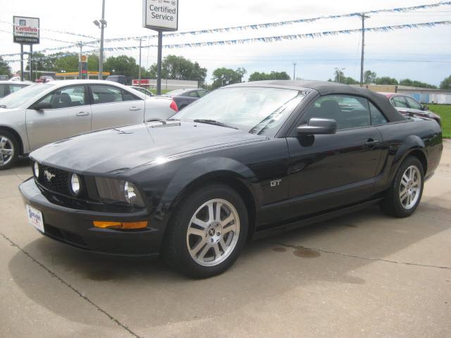 Photo of 2006 Ford Mustang