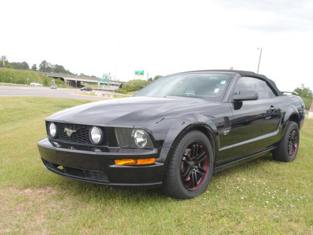 Photo of 2006 Ford Mustang