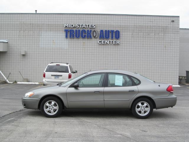 Photo of 2004 Ford Taurus