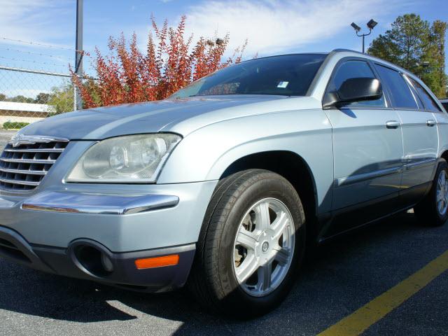 Photo of 2006 Chrysler Pacifica
