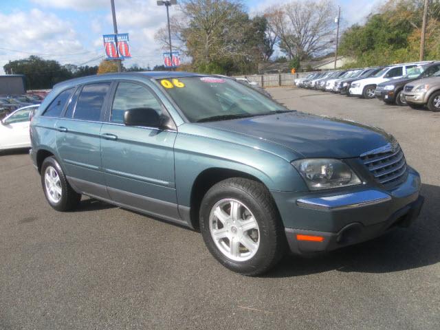 Photo of 2006 Chrysler Pacifica