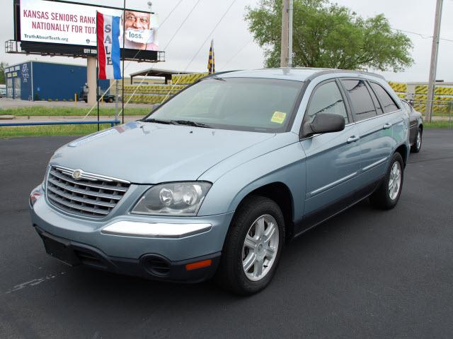 Photo of 2006 Chrysler Pacifica