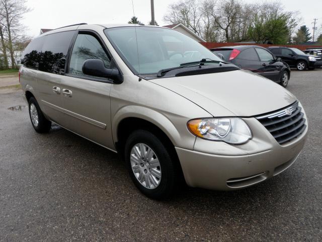 Photo of 2007 Chrysler Town & Country