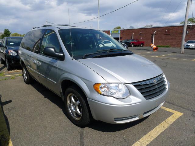 Photo of 2006 Chrysler Town & Country