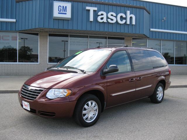 Photo of 2007 Chrysler Town & Country
