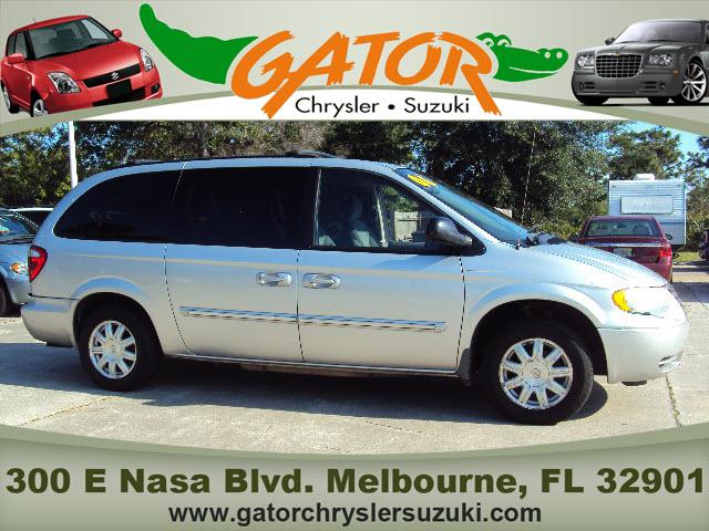 Photo of 2006 Chrysler Town & Country