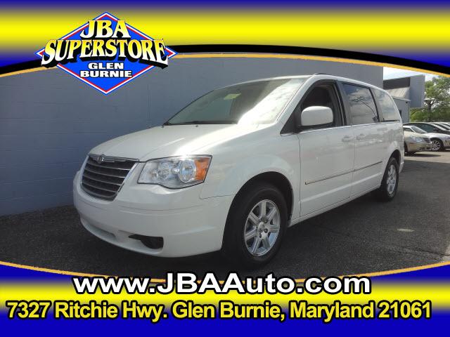 Photo of 2010 Chrysler Town & Country