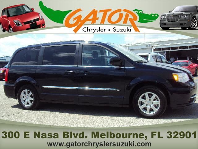 Photo of 2011 Chrysler Town & Country