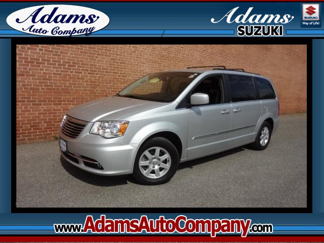 Photo of 2011 Chrysler Town & Country