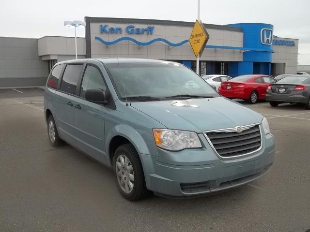 Photo of 2008 Chrysler Town & Country