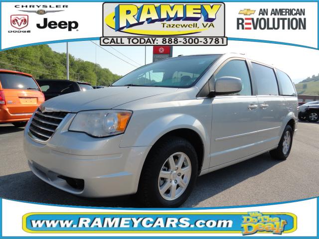 Photo of 2009 Chrysler Town & Country