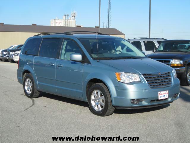 Photo of 2008 Chrysler Town & Country