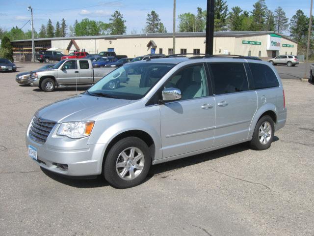 Photo of 2008 Chrysler Town & Country