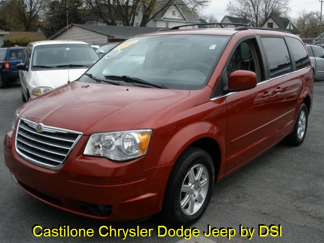 Photo of 2008 Chrysler Town & Country