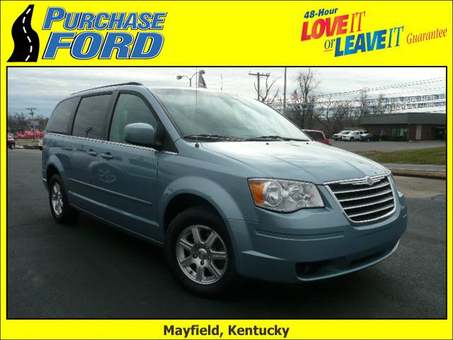 Photo of 2008 Chrysler Town & Country