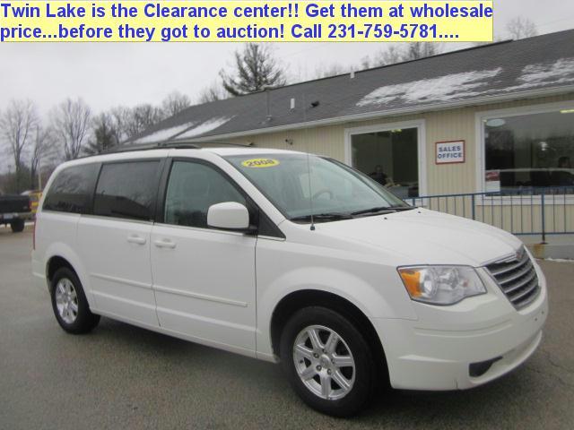 Photo of 2008 Chrysler Town & Country