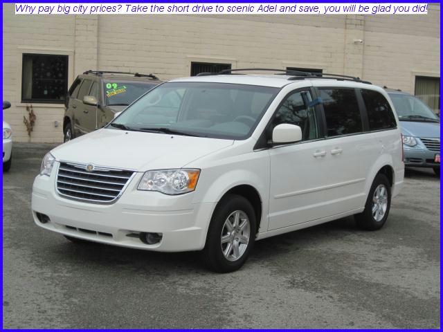 Photo of 2008 Chrysler Town & Country