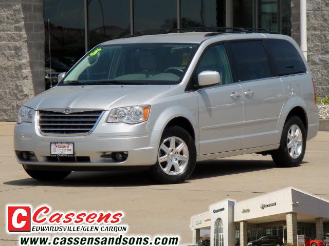 Photo of 2008 Chrysler Town & Country