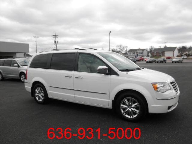 Photo of 2008 Chrysler Town & Country