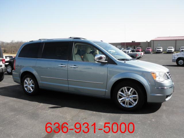 Photo of 2008 Chrysler Town & Country
