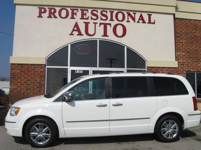 Photo of 2009 Chrysler Town & Country