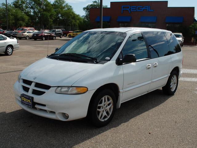 Photo of 2000 Dodge Caravan