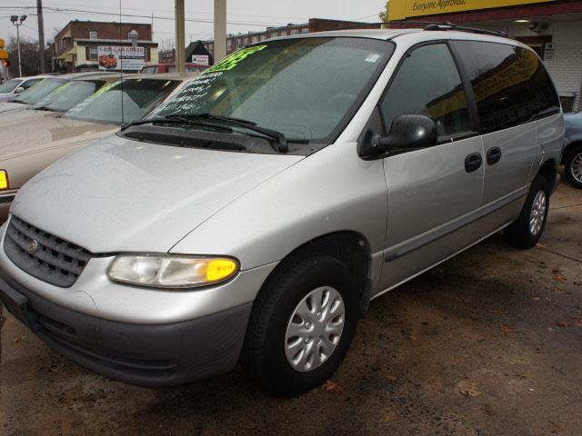 Photo of 2000 Chrysler Voyager