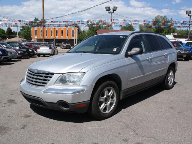 Photo of 2005 Chrysler Pacifica