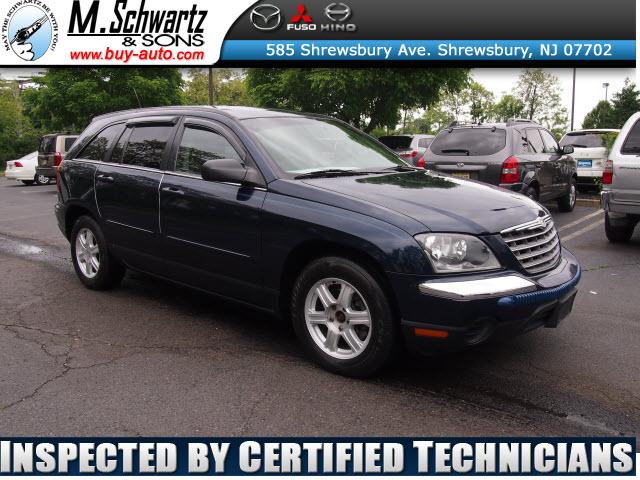 Photo of 2005 Chrysler Pacifica