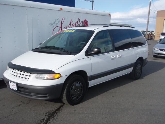 Photo of 2000 Chrysler Grand Voyager