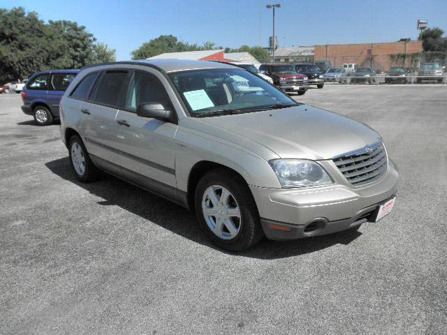 Photo of 2005 Chrysler Pacifica