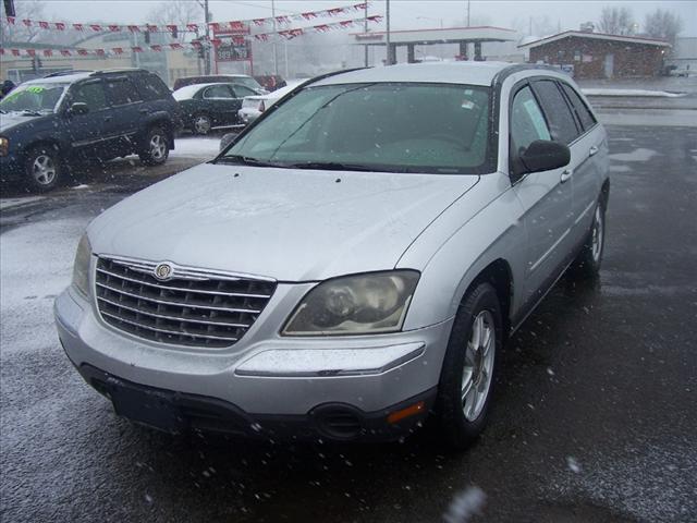 Photo of 2004 Chrysler Pacifica