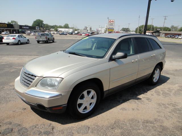 Photo of 2005 Chrysler Pacifica
