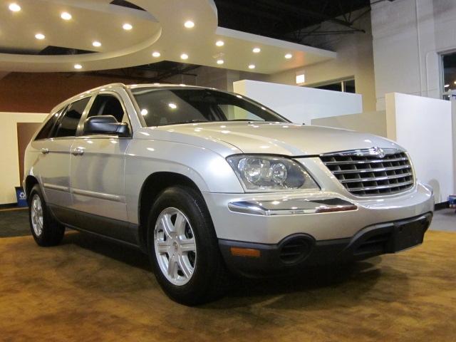 Photo of 2005 Chrysler Pacifica