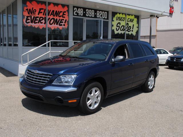 Photo of 2005 Chrysler Pacifica