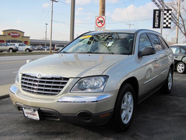 Photo of 2005 Chrysler Pacifica
