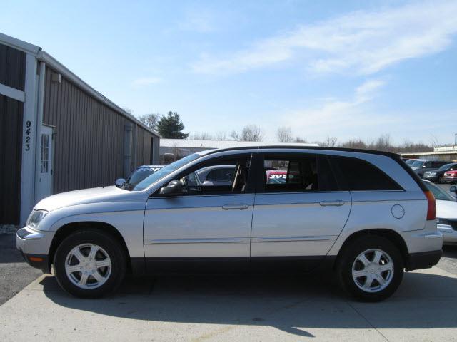 Photo of 2005 Chrysler Pacifica