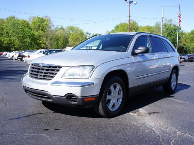 Photo of 2005 Chrysler Pacifica