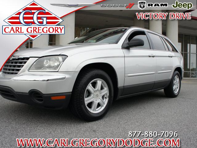 Photo of 2005 Chrysler Pacifica