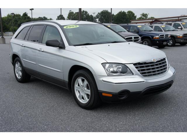 Photo of 2005 Chrysler Pacifica