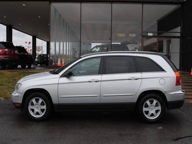 Photo of 2005 Chrysler Pacifica