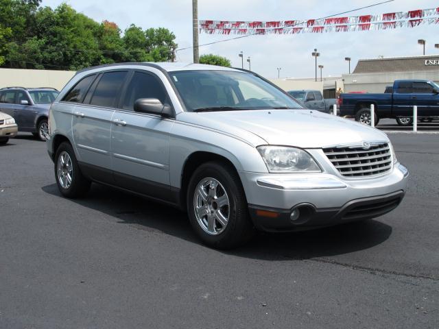 Photo of 2005 Chrysler Pacifica